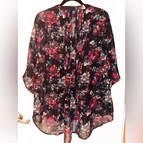 American Rag Black and Burgundy Floral Blouse Medium - Picture 3 of 3